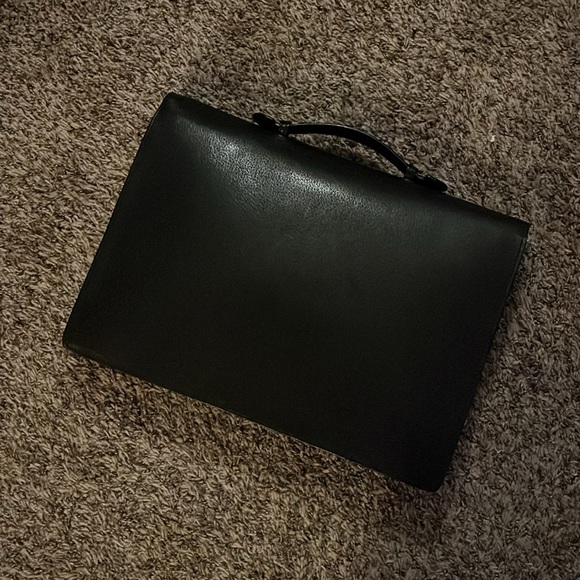 Vintage Genuine Gucci Leather Briefcase - Picture 3 of 9